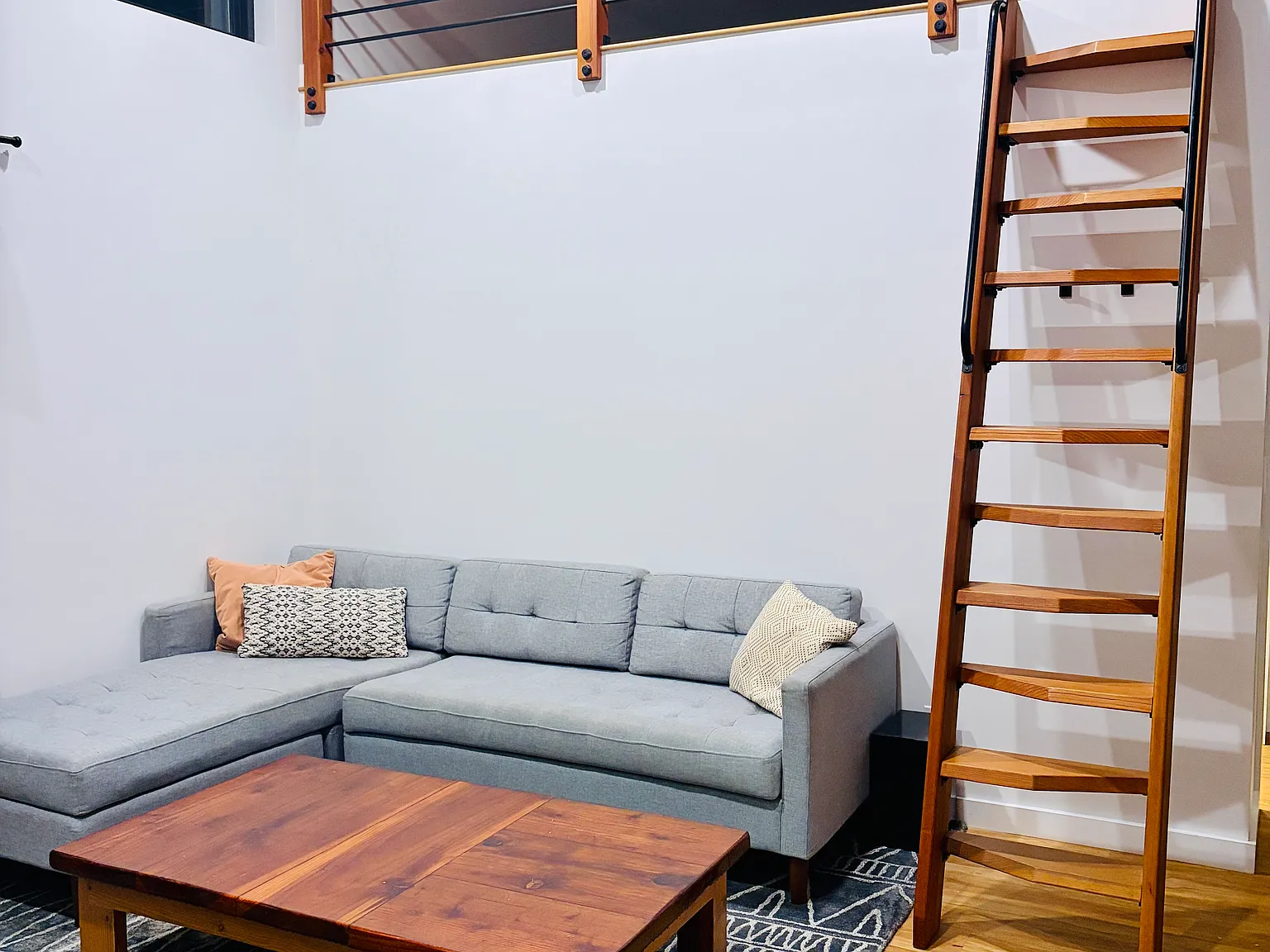 1 bed, 512 sqft, $2,700 — Photo 4
