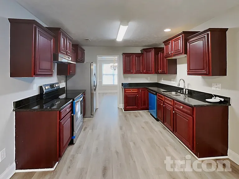 15 Summerseat Way — Photo 6