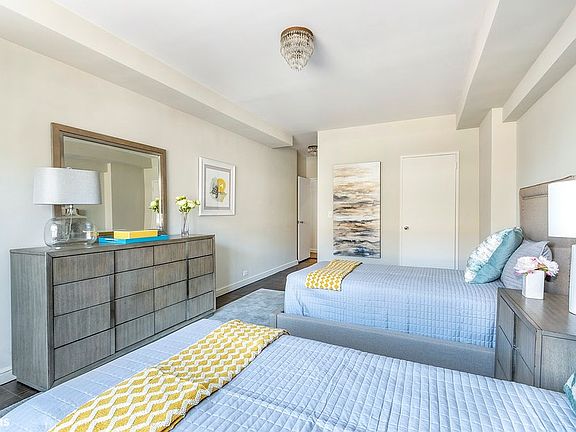 5th image of 135 E 71st St APT 16A