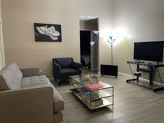 4th image of 3935 32nd St APT 4