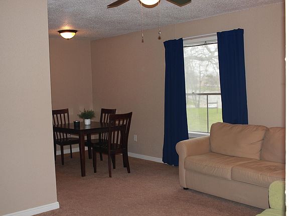 3rd image of 1603 Brentwood Dr APT B