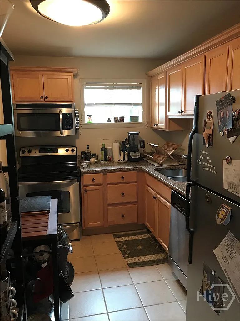 1 bed, 1.0 bath, 795 sqft, $1,000 — Photo 2