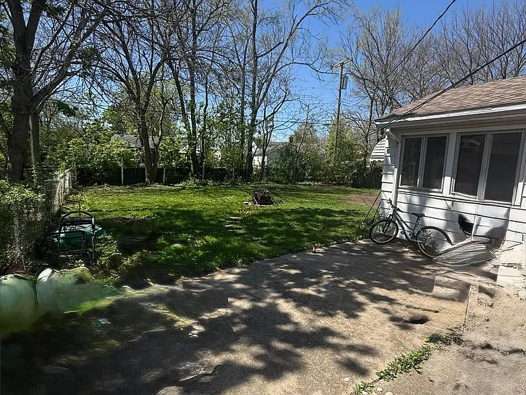 532 Hudson St — Photo 16