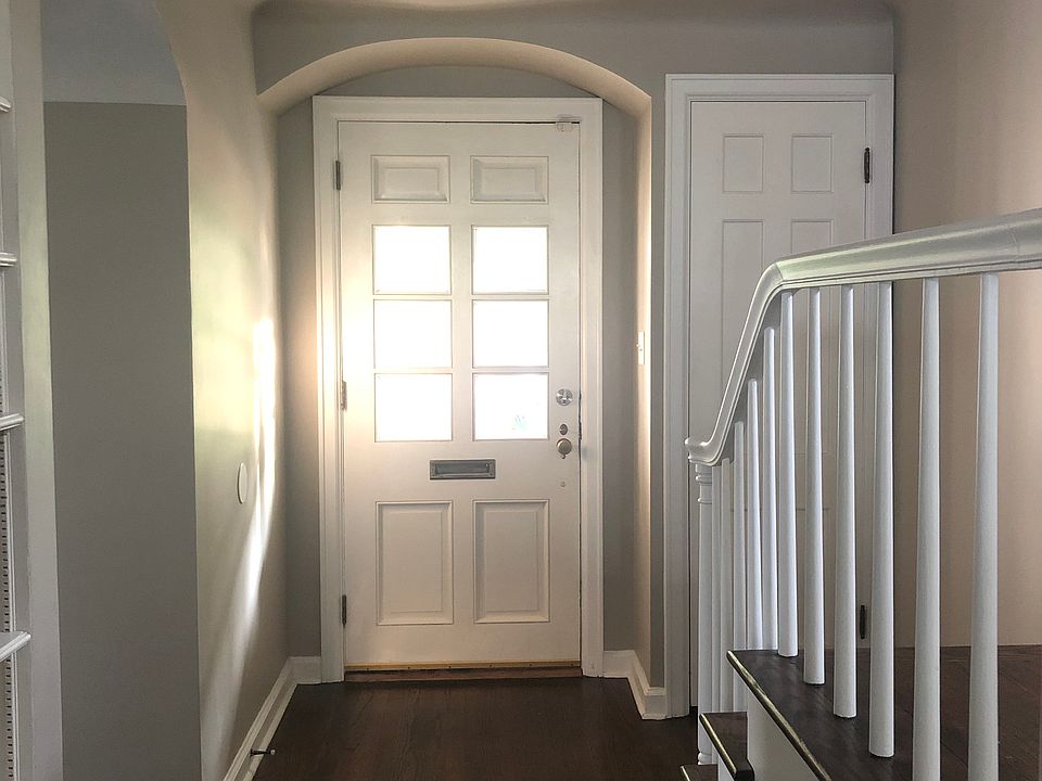 1st image of 346 Woodland Dr SE