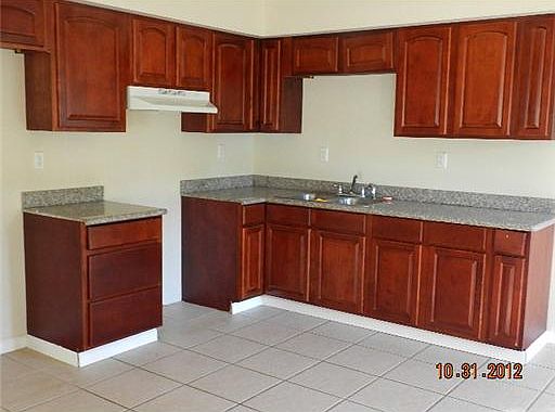 2nd image of 700 Beverly Dr