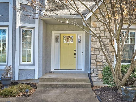 4th image of 11719 Summit St
