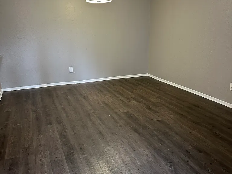 Maxton West Apartment Homes — Photo 40
