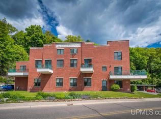 205 N Lakeshore Blvd, Marquette, MI 49855