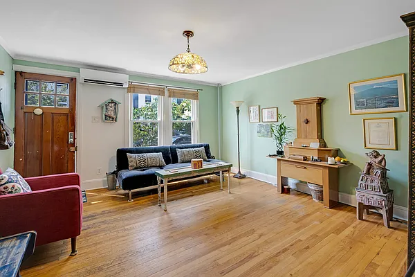 Sold by Compass | media 2