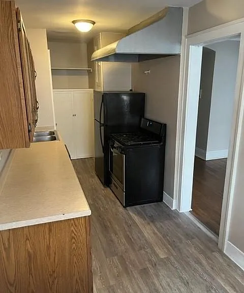 1711 Pleasant St #2 — Photo 4