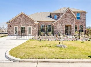 204 White Oak Ct, Crowley, TX 76036