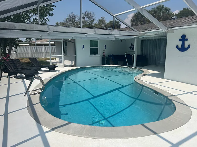 408 Peach St — Photo 1