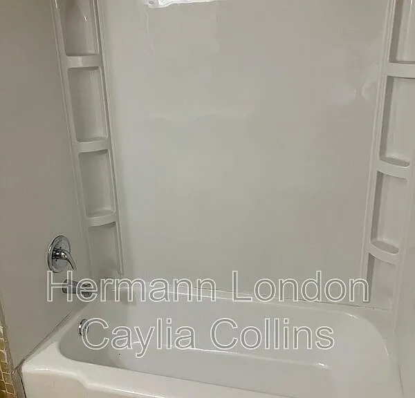 3900 Roland Blvd #B — Photo 11