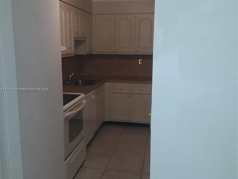 8267 SW 128th St #105 — Photo 3