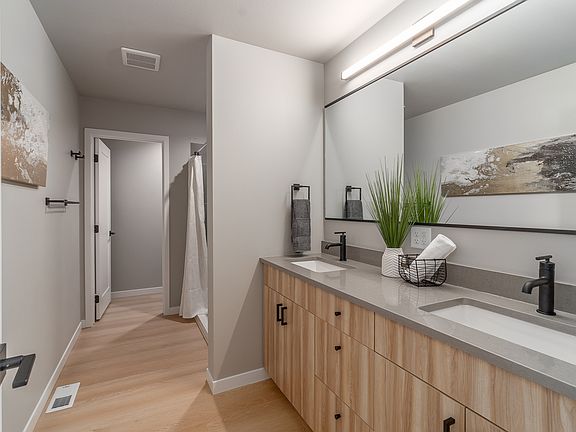 5th image of 504 Harper Ave