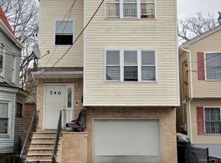 740 S 15th St #1, Newark, NJ 07103