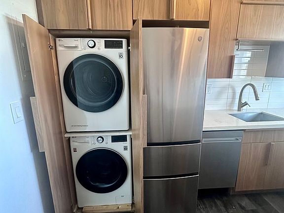 3rd image of 3003 Terramar St APT 505