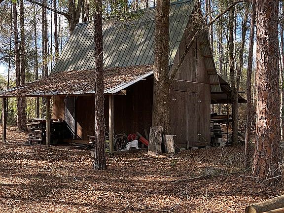 Workshop with electricity!