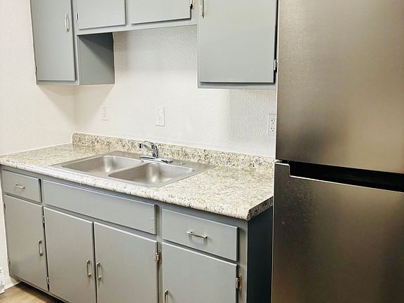 3rd image of 405 W Donald St #429-101