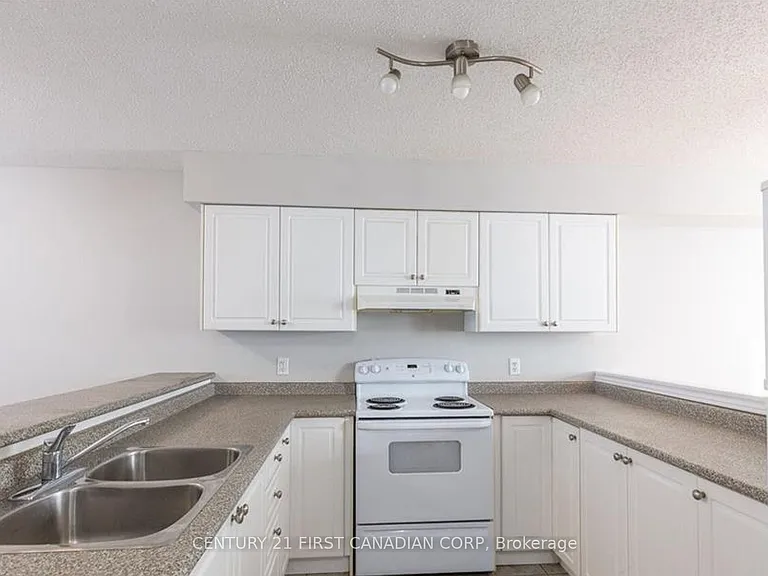 600 Sarnia Rd #47 — Photo 6