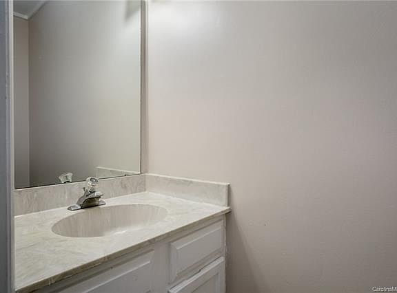 5th image of 205 Heritage Pkwy #205