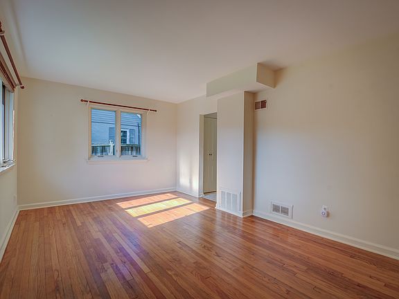 4th image of 9011 Lindale Dr