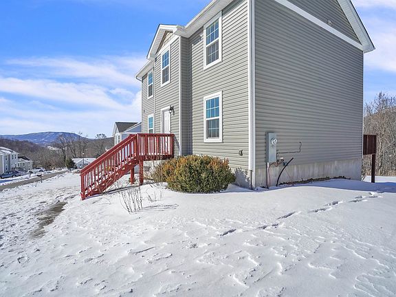 3rd image of 111 Prairie View Ln