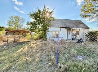 211 N Cherry St, Millsap, TX 76066