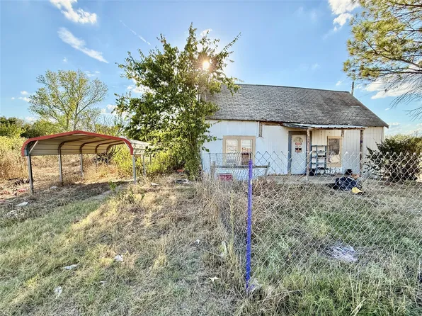 211 N Cherry St, Millsap, TX 76066