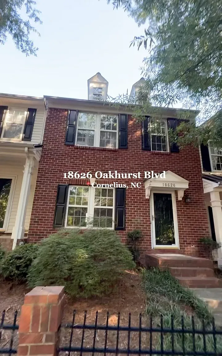 18626 Oakhurst Blvd — Photo 1