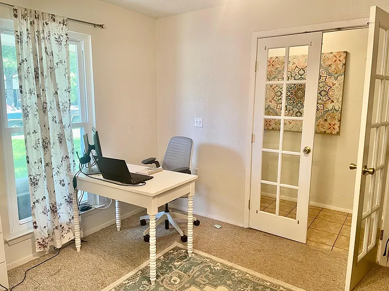 806 Monticello Ct — Photo 10