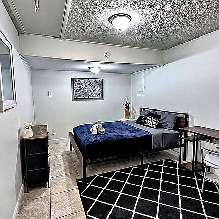 5th image of 1097 Grandview Cir