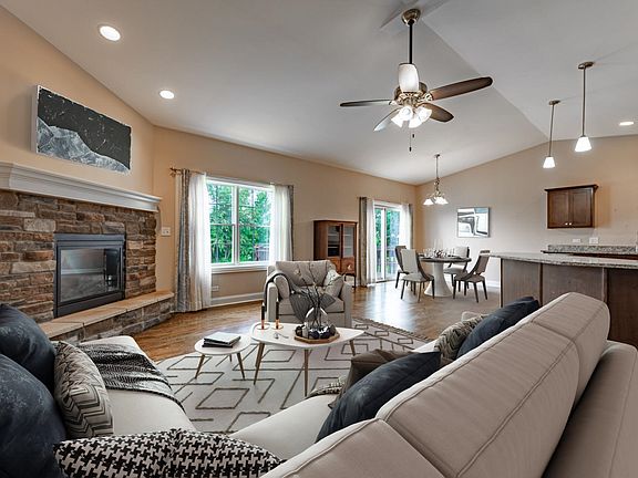 5th image of 15526 White Oak Dr
