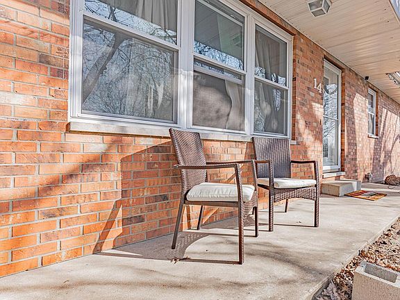 3rd image of 14 Tanbark Dr