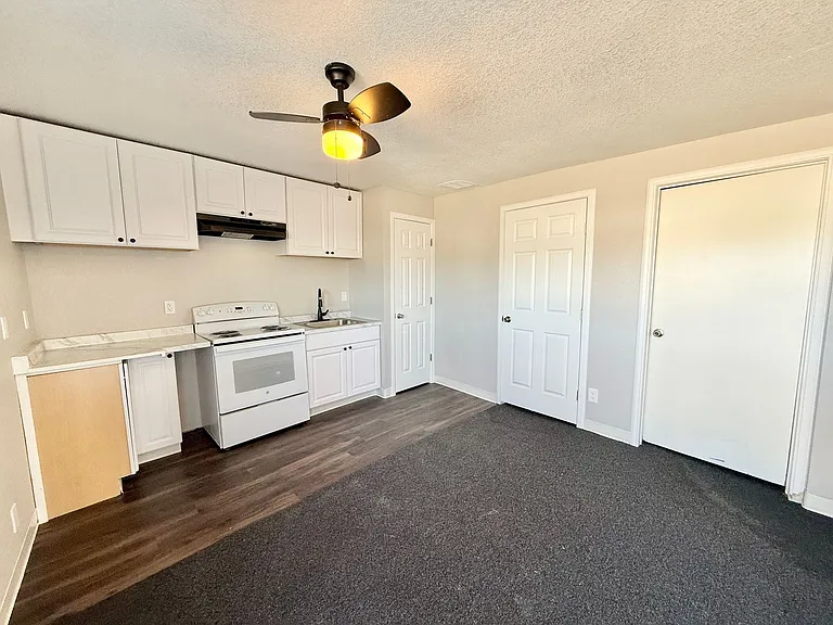 400 Santa Fe Dr #13 — Photo 1