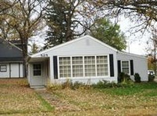 525 8th St NE, Waseca, MN 56093