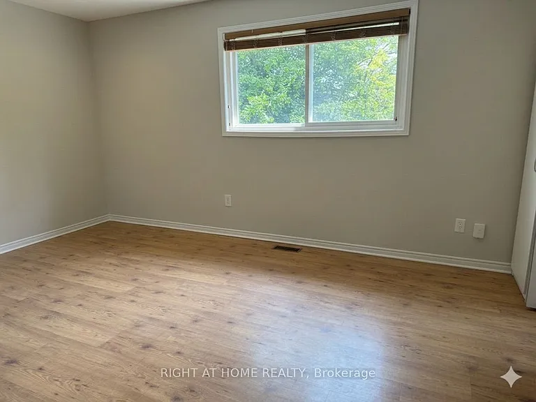 37 Versailles Ct — Photo 10