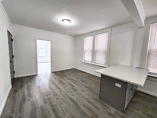 4th image of 68-27 75th St #1