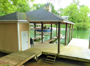 4 Windward Pointe Dr, Moneta, VA 24121