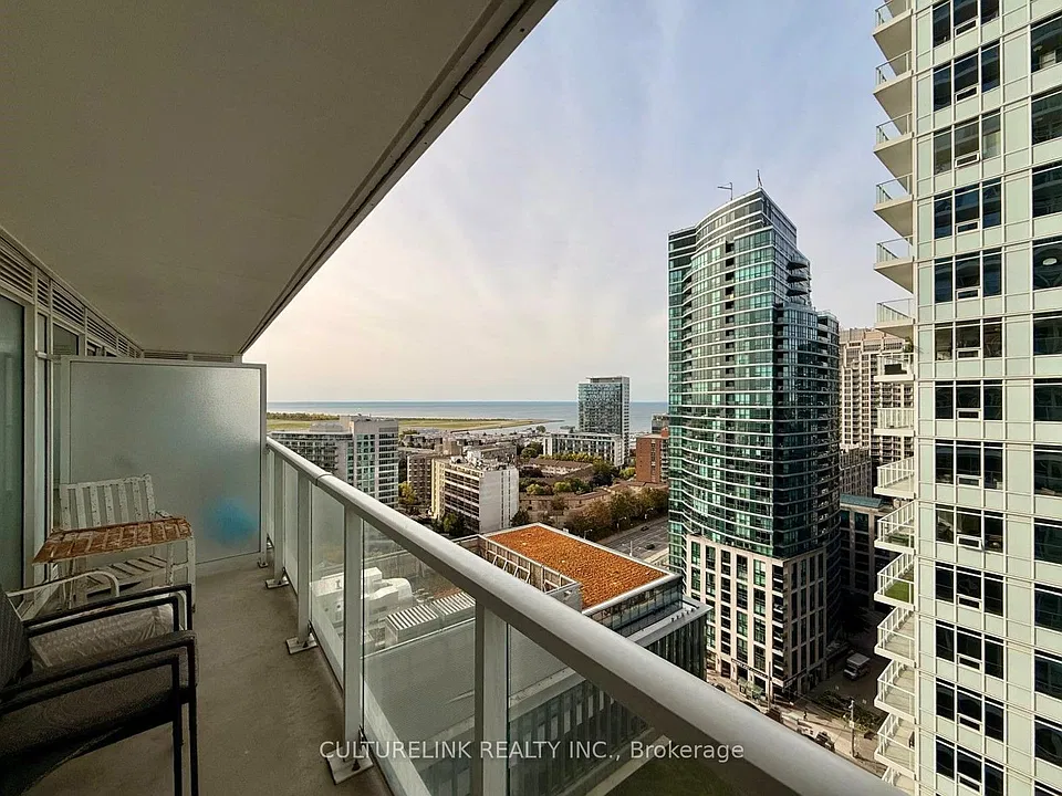 17 Bathurst St #2205