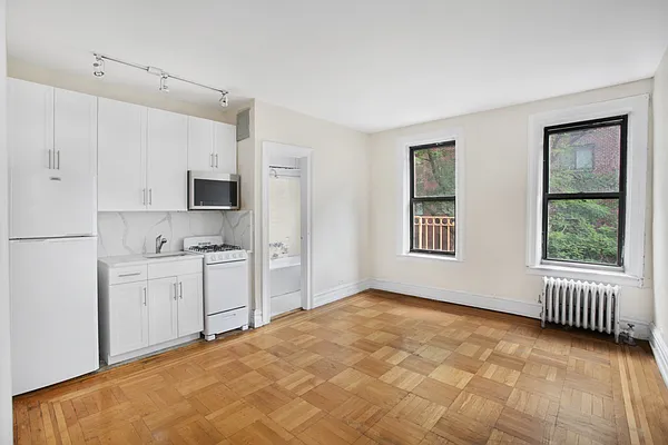 Rented by First Urban Management | media 10