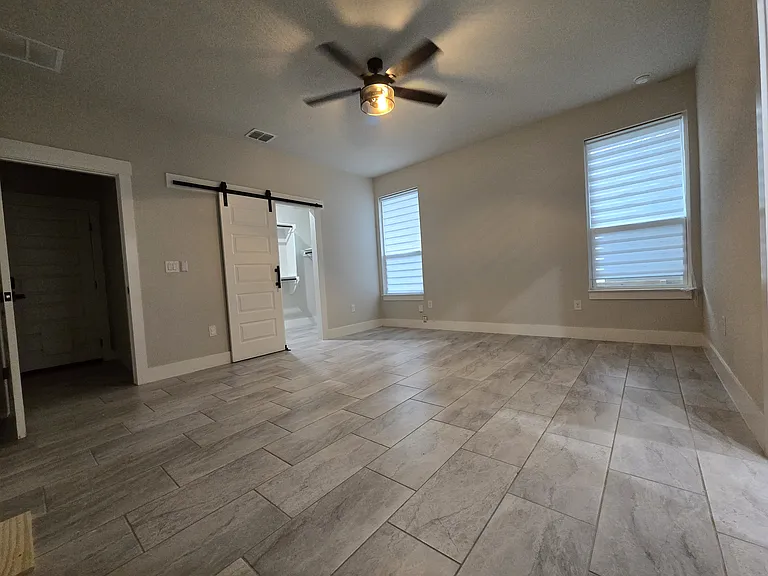 Master Bedroom to closet door