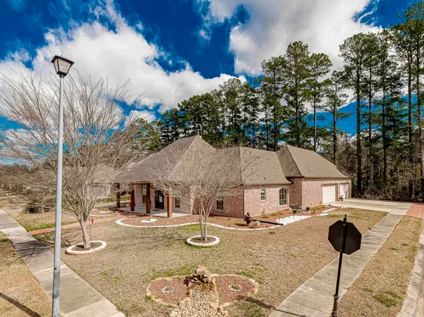 4903 Harbor Ln, Greenwell Springs, LA 70739