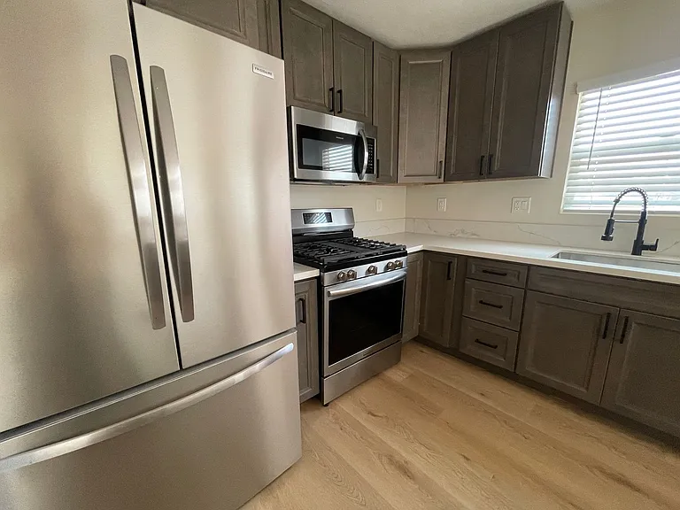 8864 Golf Dr — Photo 3