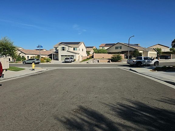 5th image of 1005 Sparrow Ct
