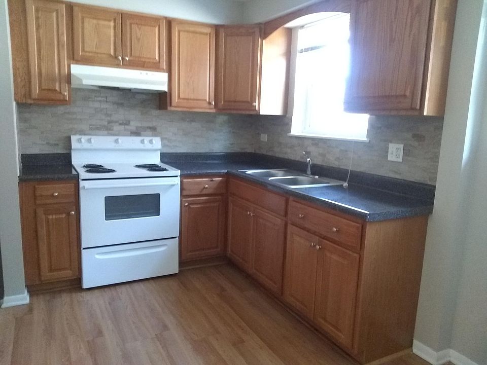 1st image of 9450 Maple Dr #1B