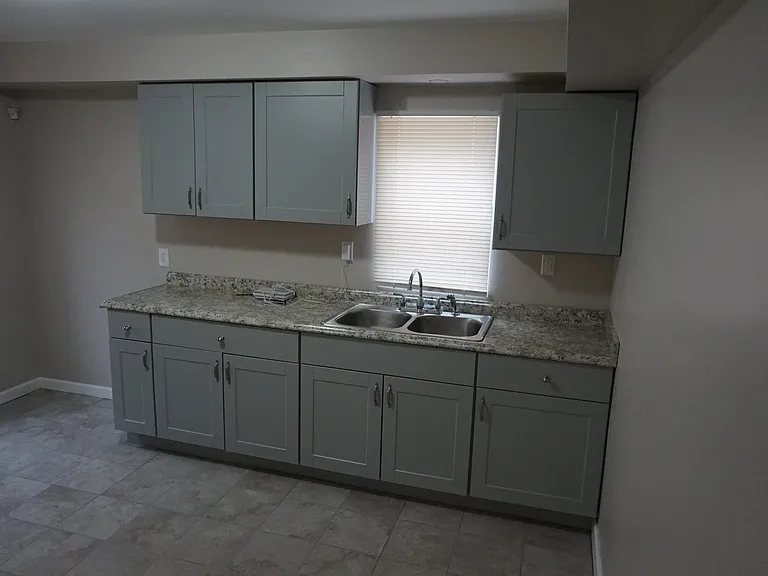 26023 Norfolk St — Photo 11