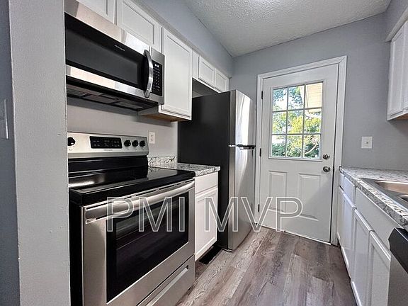3rd image of 4089 Greenery Dr