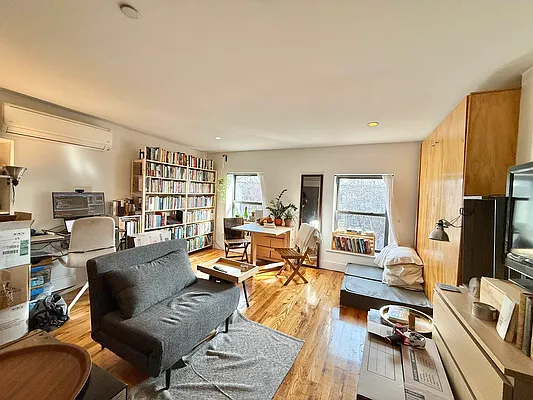 Rented by ERNY LLC | media 25