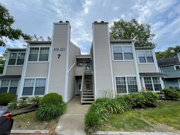 215 Meadow Ridge Rd #73, Galloway, NJ 08205